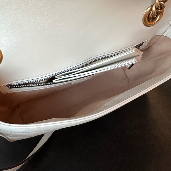 NEW Gucci GG marmont bag medium, white w/ matte gold finish - UNAVAILABLE Online - Picture 5 of 11